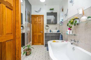 Photo 35- click for photo gallery